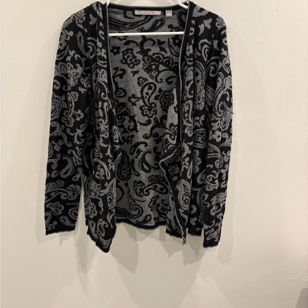 Valerie Stevens Black and Gray Paisley Cardigan